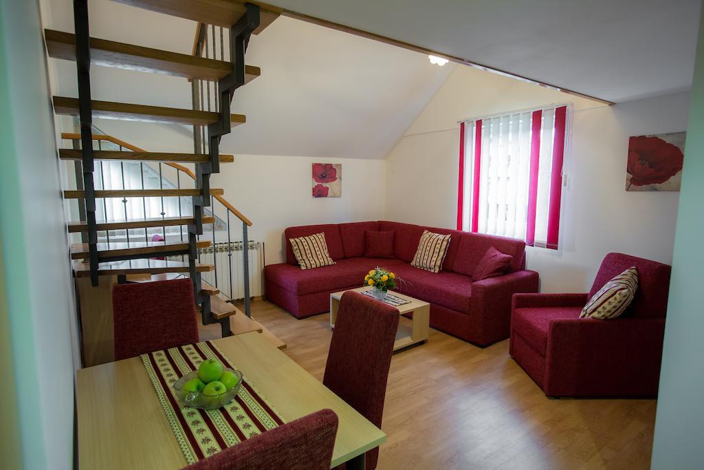 Apartments And Rooms Millennium Ogulin Szoba fotó
