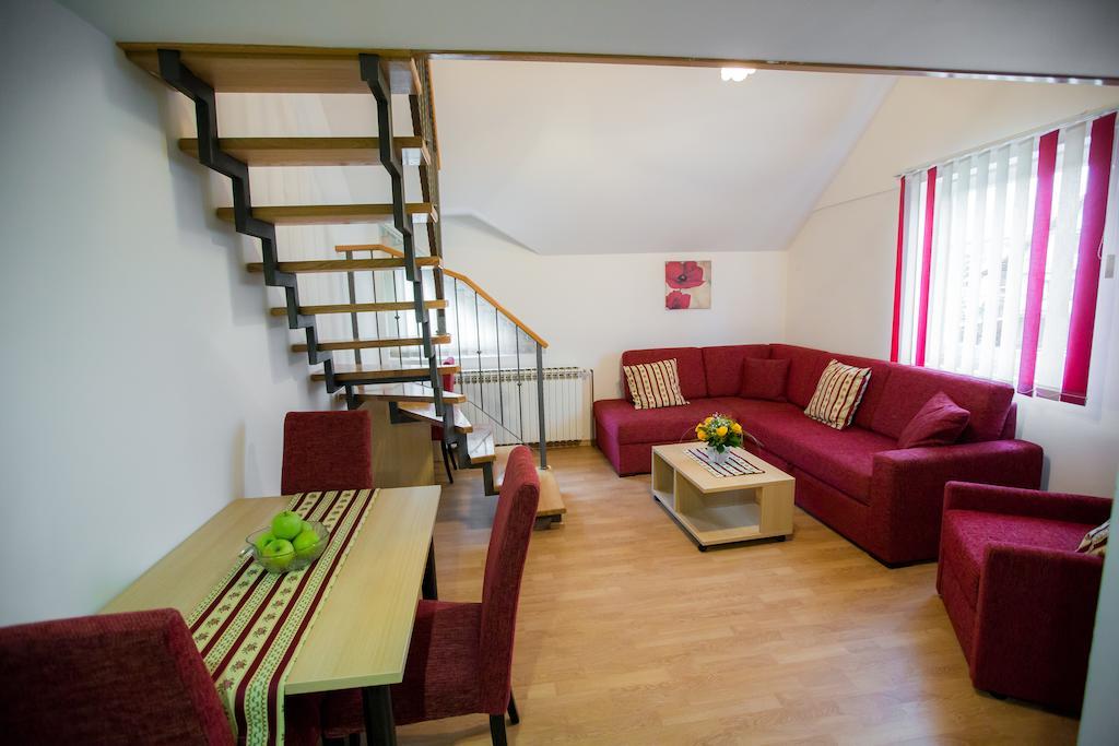 Apartments And Rooms Millennium Ogulin Kültér fotó