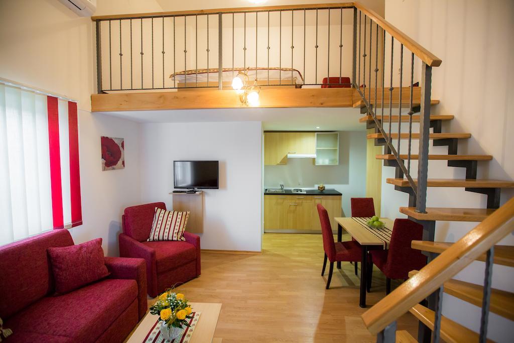 Apartments And Rooms Millennium Ogulin Szoba fotó